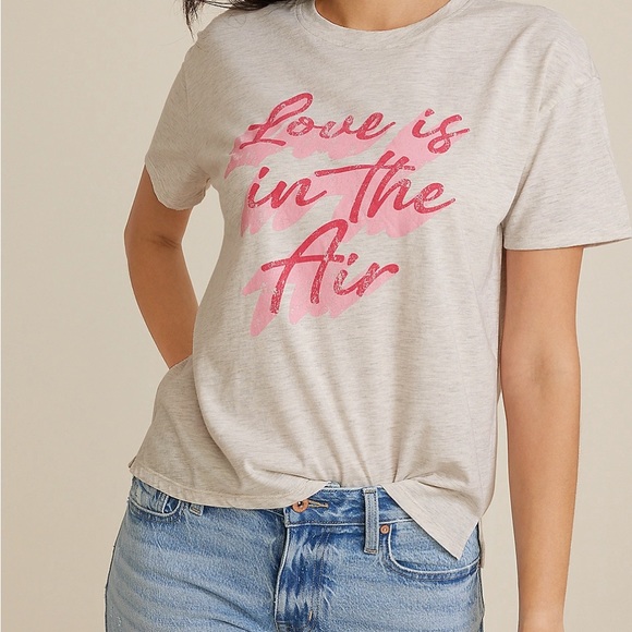 Love Is In The Air Graphic Tee - Picture 1 of 4